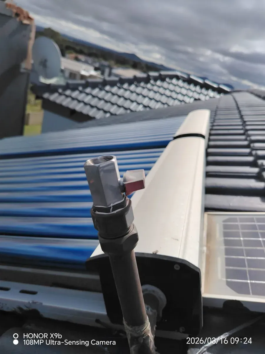 150 Litre Evacuated Tube Solar Geyser Conversion – How Evacuated Tube Solar Heating Works solar geyser valve controller and evacuated tube collector detail for a 150 litre system