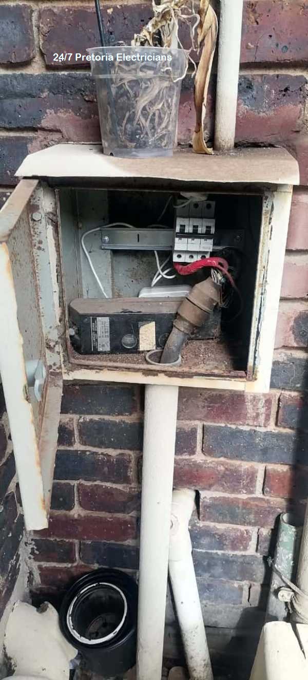 In Pretoria, our all-hours electricians ensure your household runs smoothly, offering expert troubleshooting, repairs, and safe installations. Your safety and satisfaction are always our highest priorities. Our flexible scheduling ensures quick solutions when problems arise. We focus on providing both