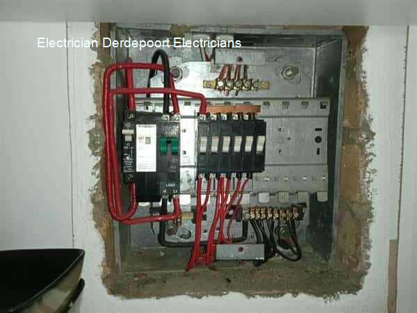Electrician Derdepoort electricians work round the clock including weekends and public holidays with a free quotation.