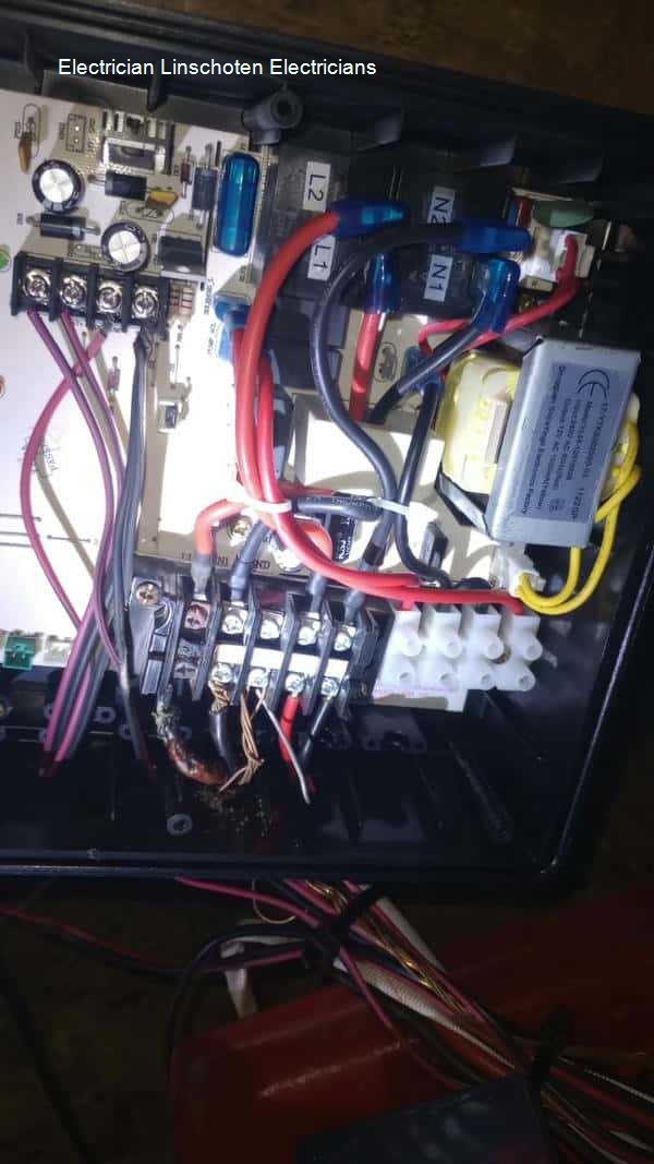 Electrician Linschoten electricians offers qualified and certified electricians in the area with a free quotation all hours including weekends and public holidays.
