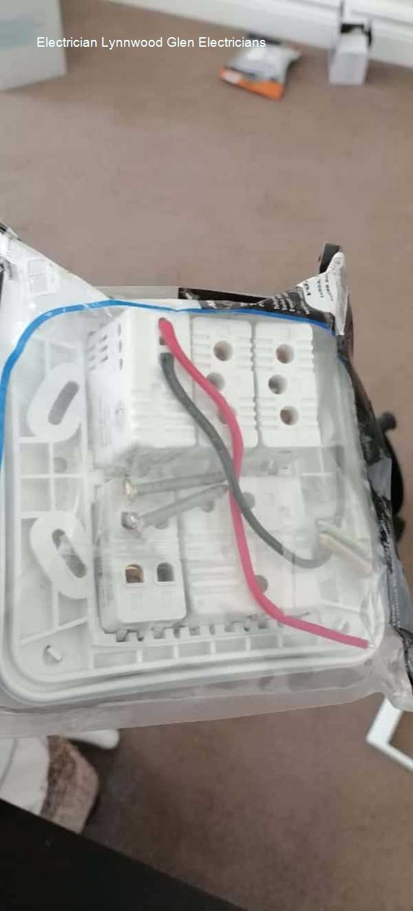 Electrician Lynnwood Glen electricians offers qualified and certified electricians in the area with a free quotation all hours including weekends and public holidays.