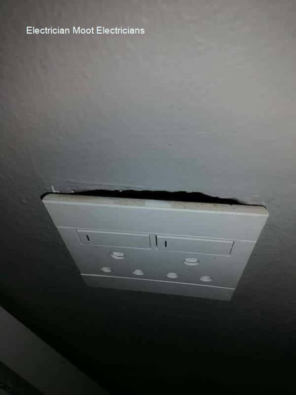 Electrician Moot electricians offers qualified and certified electricians in the area with a free quotation all hours including weekends and public holidays.