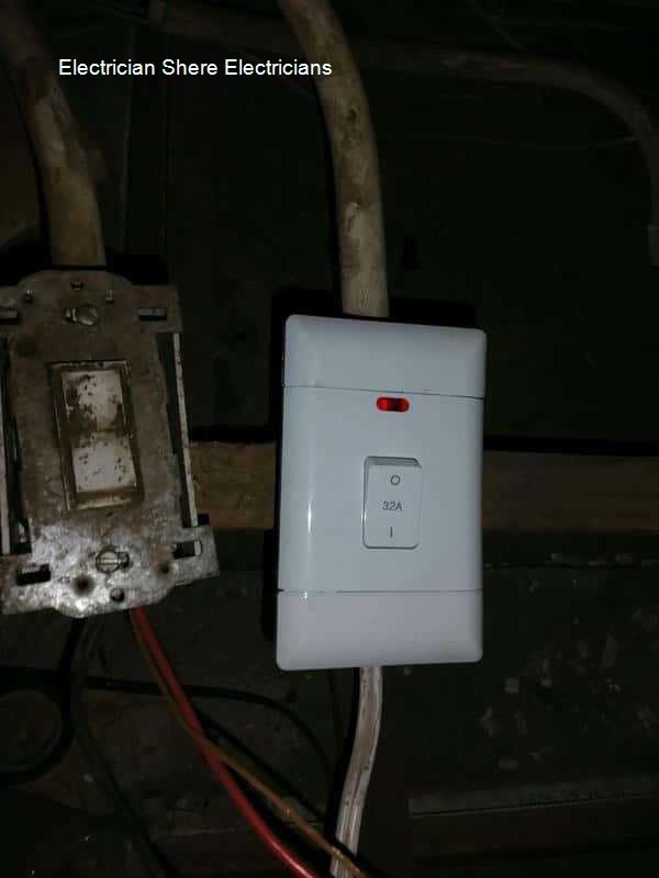Electrician Shere electricians work round the clock including weekends and public holidays with a free quotation.