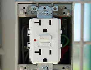 Electrical outlets and circuit repairs in Noordwyk