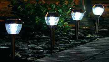 Walkway lighting in Villa Rosa